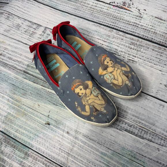 TOMS x Disney Snow White Women’s 6.5 Limited Edition Rare - Picture 2 of 5